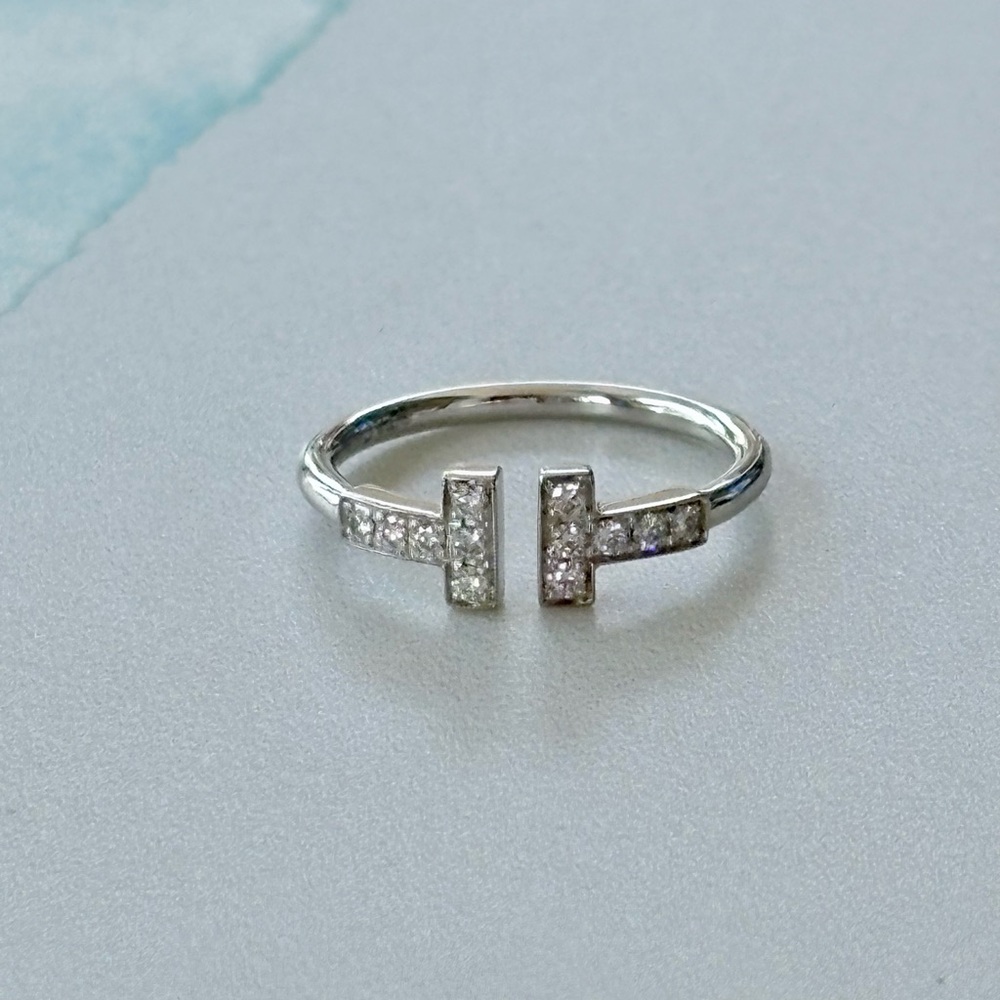 Authentic Tiffany & Co Gold/Diamond Ring
